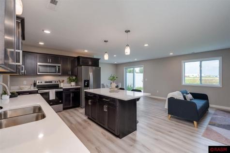 3216 Scotch Lane Mankato MN 56001