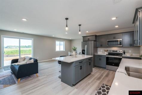 3216 Scotch Lane Mankato MN 56001