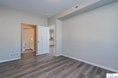 3120 & 3122 Noble Drive Mankato MN 56001