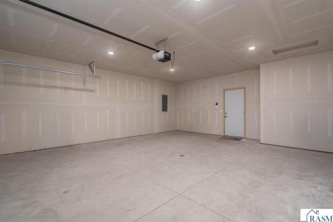 3120 & 3122 Noble Drive Mankato MN 56001