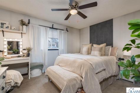 220 SW Maple Avenue Elysian MN 56028