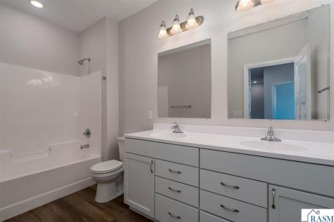 3117 & 3119 Noble Drive Mankato MN 56003