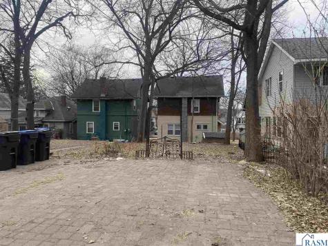 109 S 4th Street Mankato MN 56001