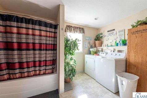 405 E 8th Street Blue Earth MN 56013