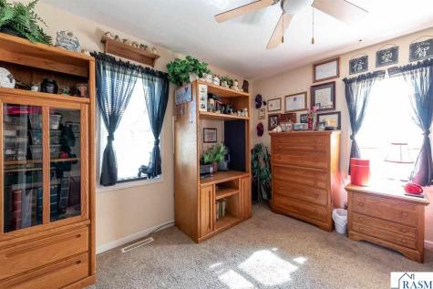 405 E 8th Street Blue Earth MN 56013
