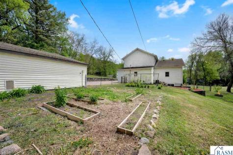 104 NE Frank Avenue Elysian MN 56028