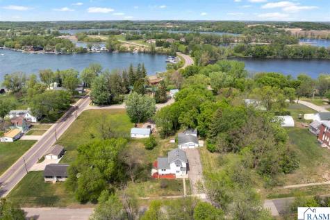 104 NE Frank Avenue Elysian MN 56028