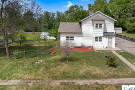 104 NE Frank Avenue Elysian MN 56028
