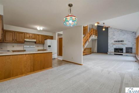 2230-2228 W Dream Drive North Mankato MN 56003