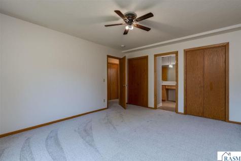 2230-2228 W Dream Drive North Mankato MN 56003