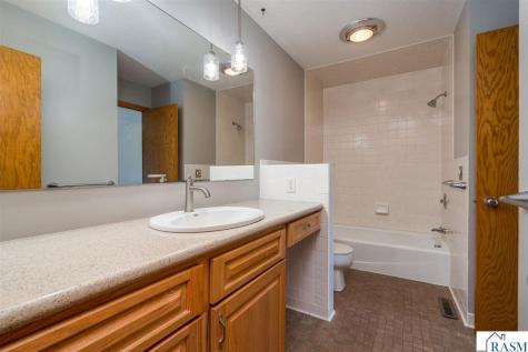 2230-2228 W Dream Drive North Mankato MN 56003