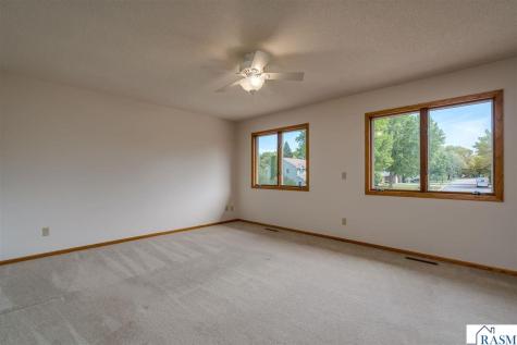 2230-2228 W Dream Drive North Mankato MN 56003
