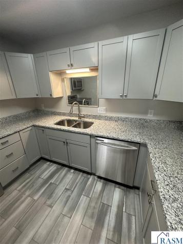 412 Holly Lane Mankato MN 56001