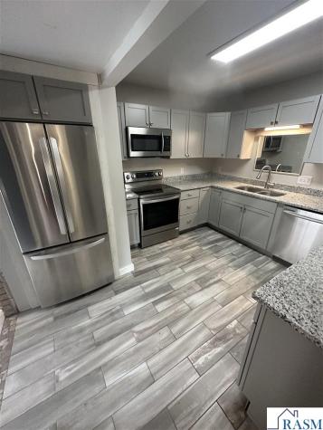 412 Holly Lane Mankato MN 56001