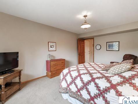 41748 E Shore Drive Kilkenny MN 56052