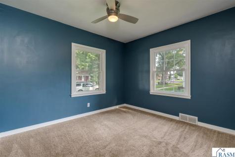 1509 N 2nd Street Mankato MN 56001