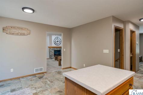 556 Ivy Lane North Mankato MN 56003
