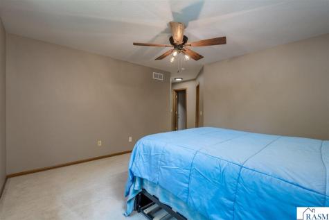 556 Ivy Lane North Mankato MN 56003
