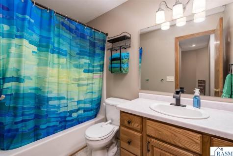 556 Ivy Lane North Mankato MN 56003