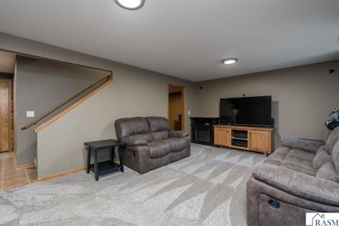 556 Ivy Lane North Mankato MN 56003
