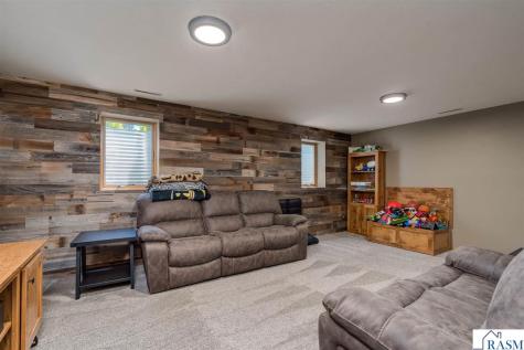 556 Ivy Lane North Mankato MN 56003