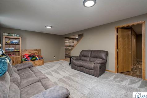 556 Ivy Lane North Mankato MN 56003