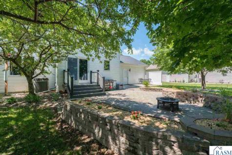 556 Ivy Lane North Mankato MN 56003