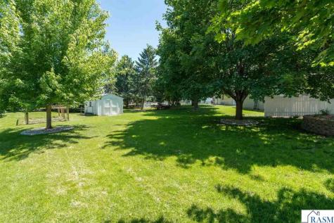 556 Ivy Lane North Mankato MN 56003
