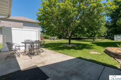 556 Ivy Lane North Mankato MN 56003