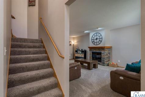 556 Ivy Lane North Mankato MN 56003
