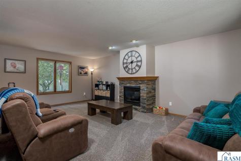 556 Ivy Lane North Mankato MN 56003
