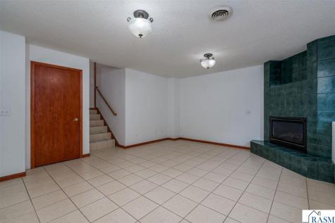 2409 Fair Street Mankato MN 56001