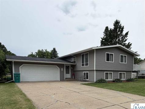 605 10th Avenue NW Waseca MN 56093