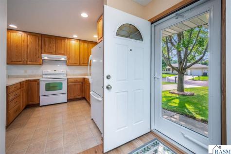 129 Marabou Drive Mankato MN 56001