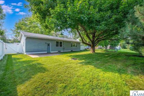 129 Marabou Drive Mankato MN 56001