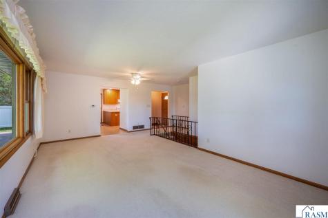 129 Marabou Drive Mankato MN 56001