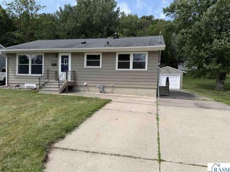 1104 S Payne Street New Ulm MN 56073