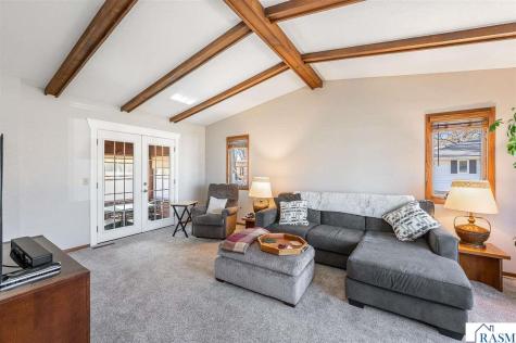 1805 Marie Lane North Mankato MN 56003