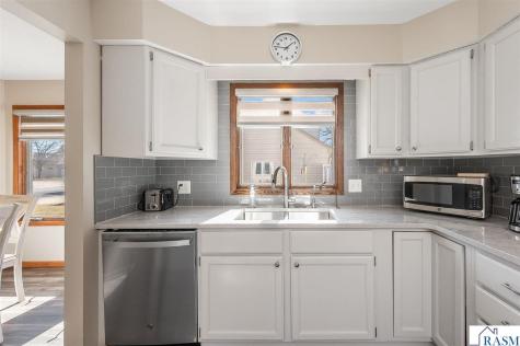 1805 Marie Lane North Mankato MN 56003