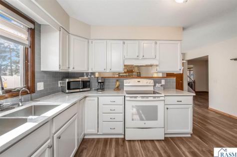 1805 Marie Lane North Mankato MN 56003