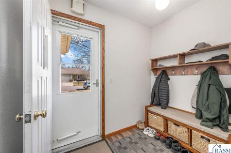 1805 Marie Lane North Mankato MN 56003