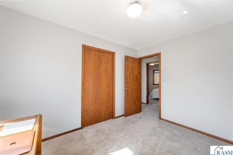 1805 Marie Lane North Mankato MN 56003