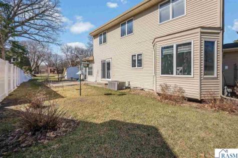 1805 Marie Lane North Mankato MN 56003