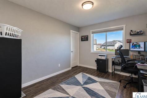 233 Oak Drive Eagle Lake MN 56024