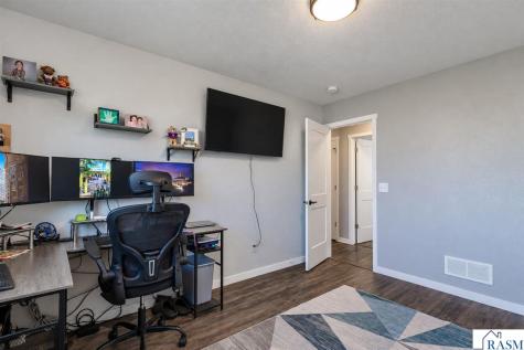 233 Oak Drive Eagle Lake MN 56024