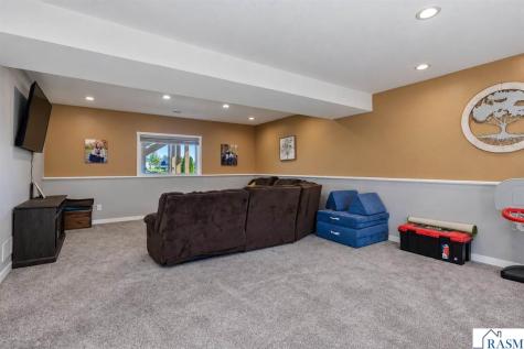 233 Oak Drive Eagle Lake MN 56024