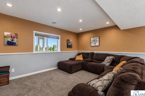 233 Oak Drive Eagle Lake MN 56024