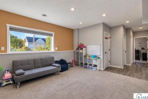 233 Oak Drive Eagle Lake MN 56024