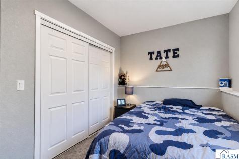 233 Oak Drive Eagle Lake MN 56024