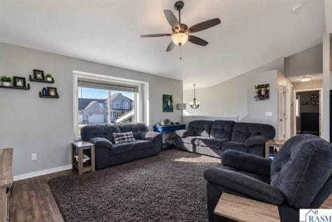 233 Oak Drive Eagle Lake MN 56024